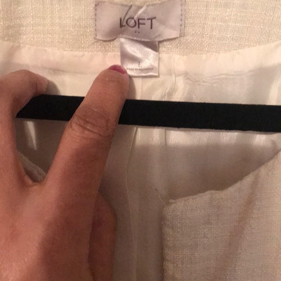 Cream colored blazer - Picture 3 of 4